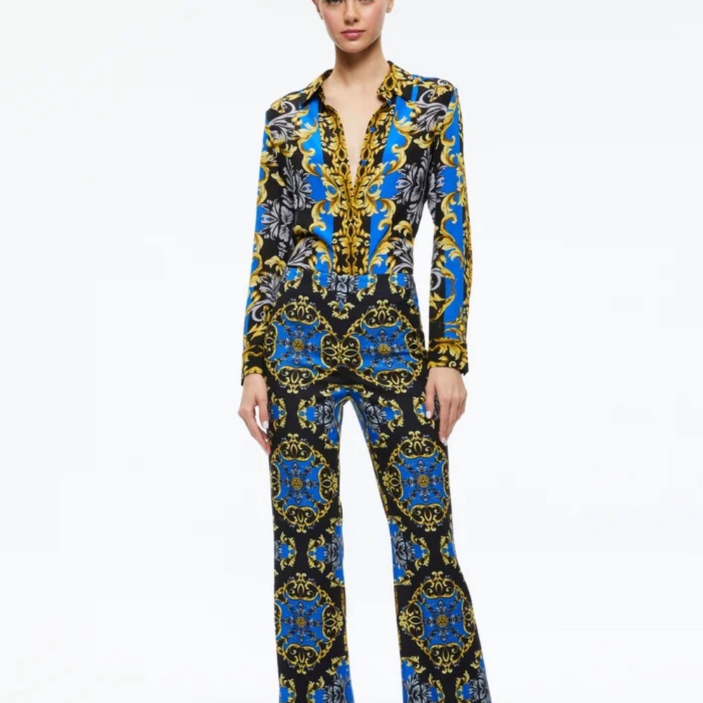 Brand new Alice & Olivia Teeny Fit Flare Bootcut Pant. Size 0. Too big for me